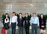 Prof. Gordon Cheung (middle), Associate-Pro-Vice-Chancellor of CUHK visits the Shenzhen Institute of Advanced Technology